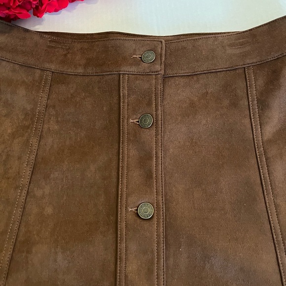 Chaps Brown Faux Suede A-Line Skirt Size 8 - Picture 8 of 10